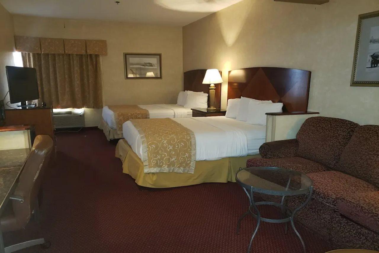 Comfort Suites Detroit/Warren Bagian luar foto
